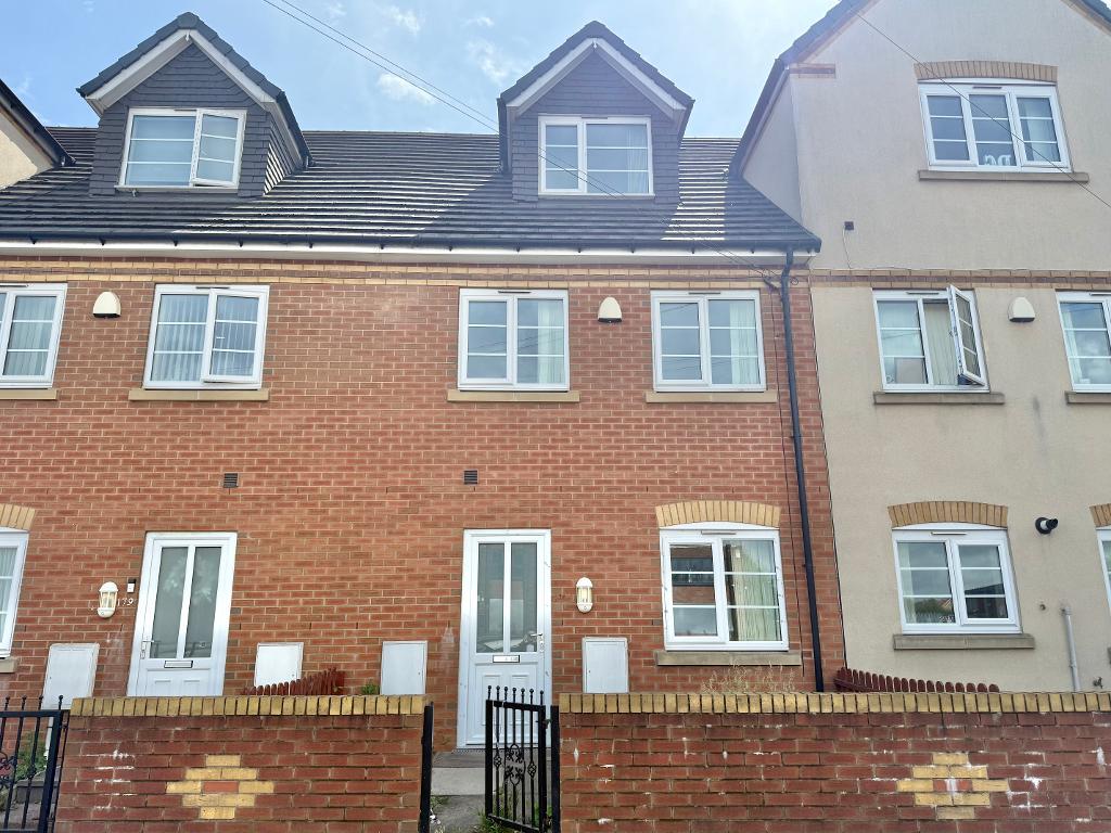 4 Bed Town House Property to Rent in Tipton, DY4 7DS