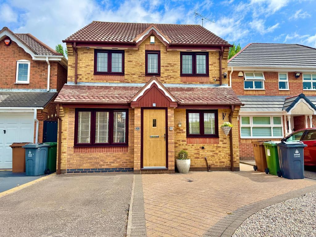 Bure Grove, Willenhall, West Midlands, WV13 2SQ